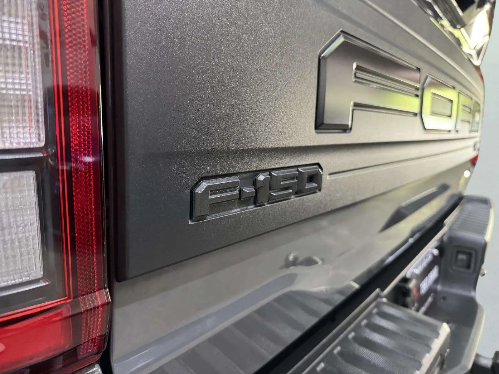 Ford F-150 photo 17
