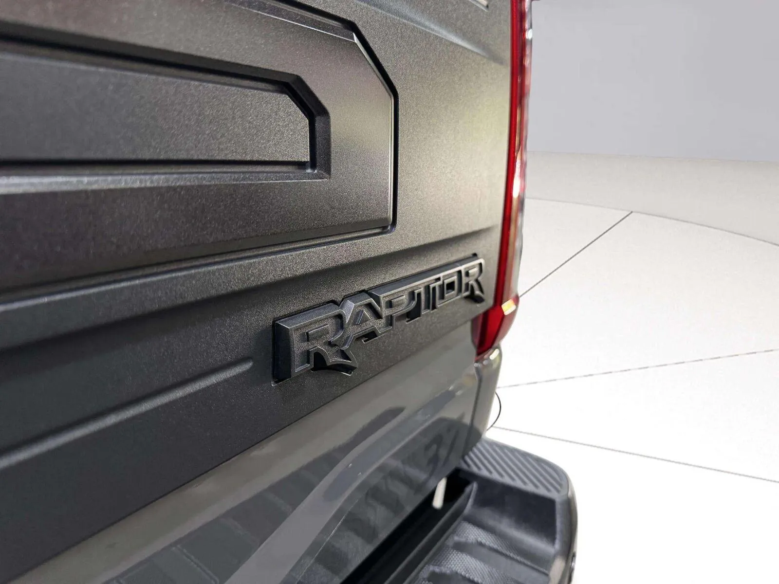 Ford F-150 photo 18