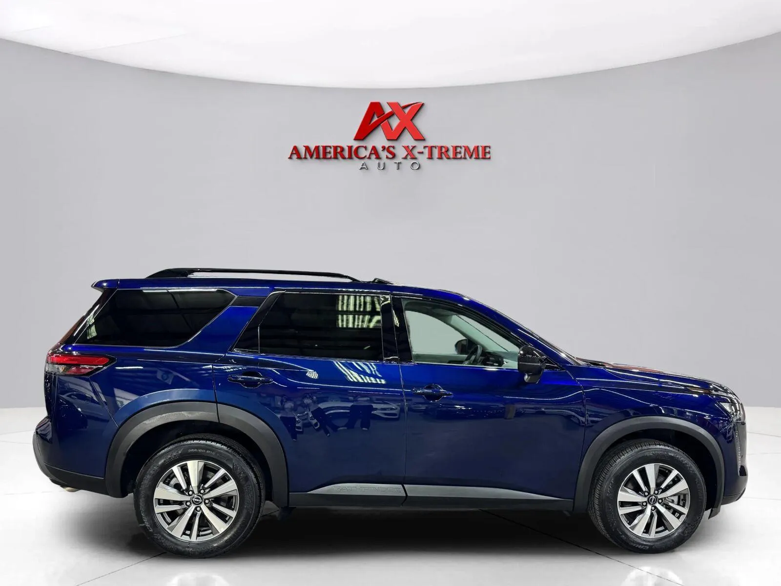 Nissan Pathfinder photo 8