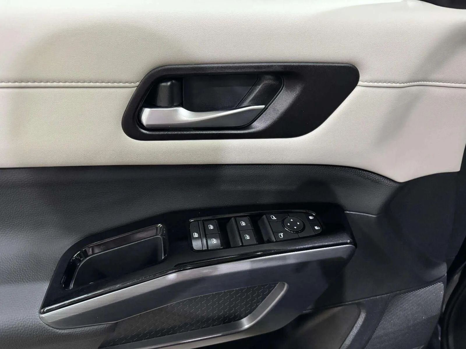 Nissan Pathfinder photo 22