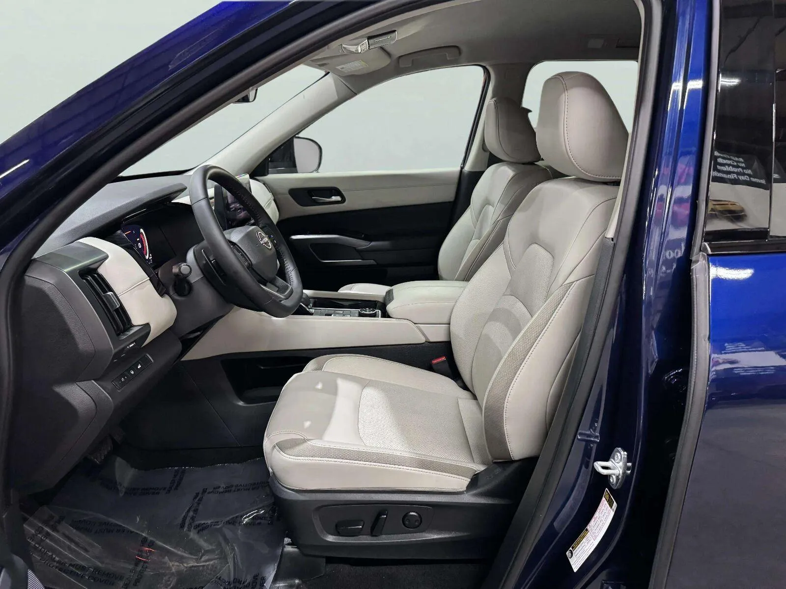 Nissan Pathfinder photo 23