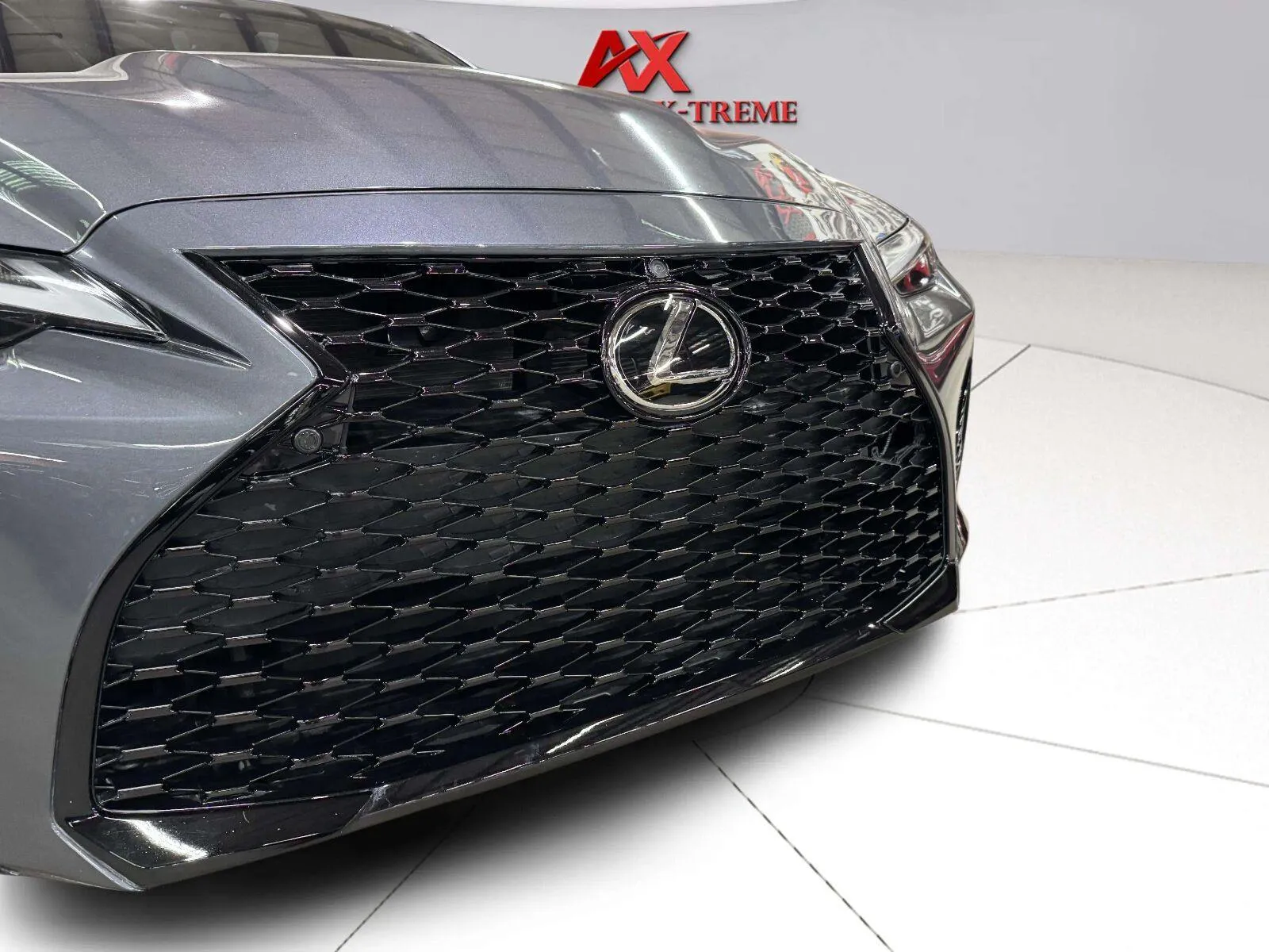 Lexus IS photo 11