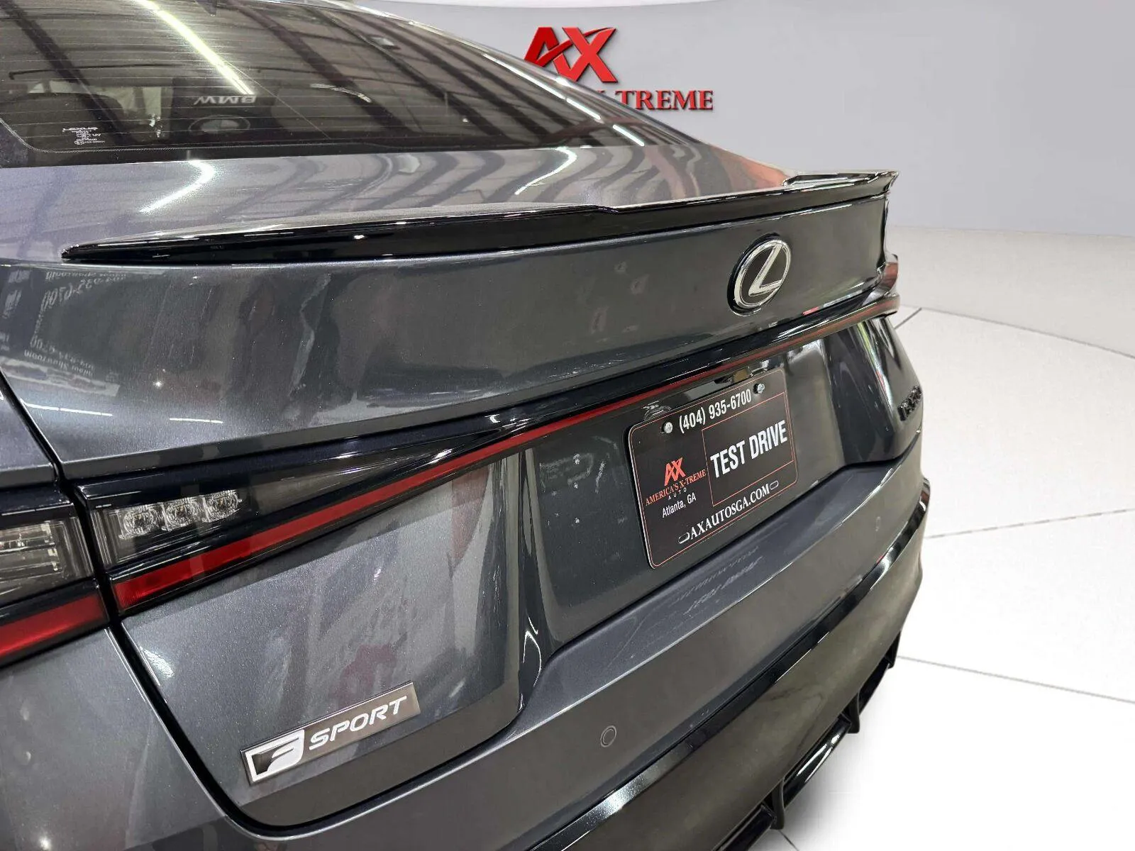 Lexus IS photo 16