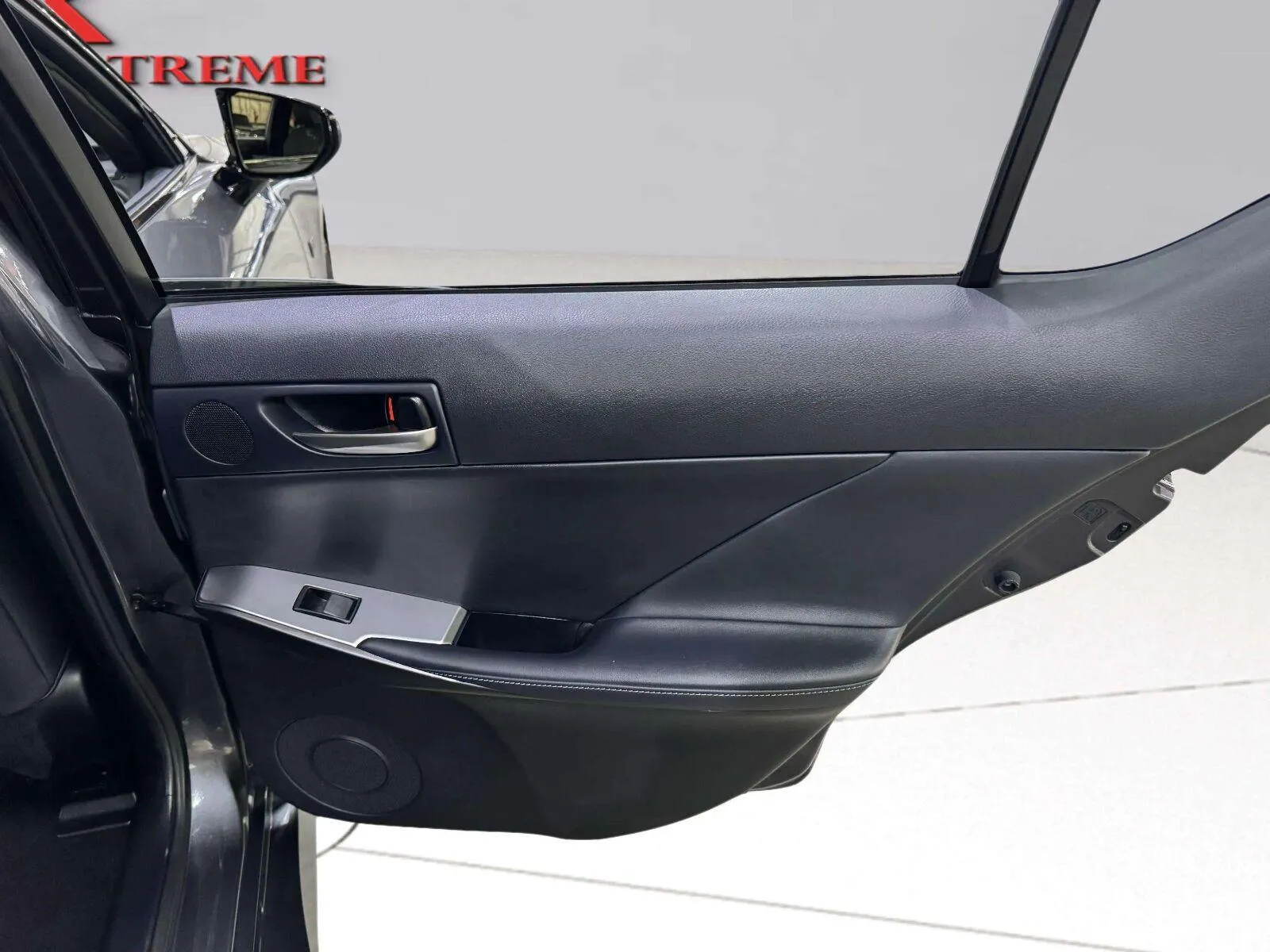 Lexus IS photo 35