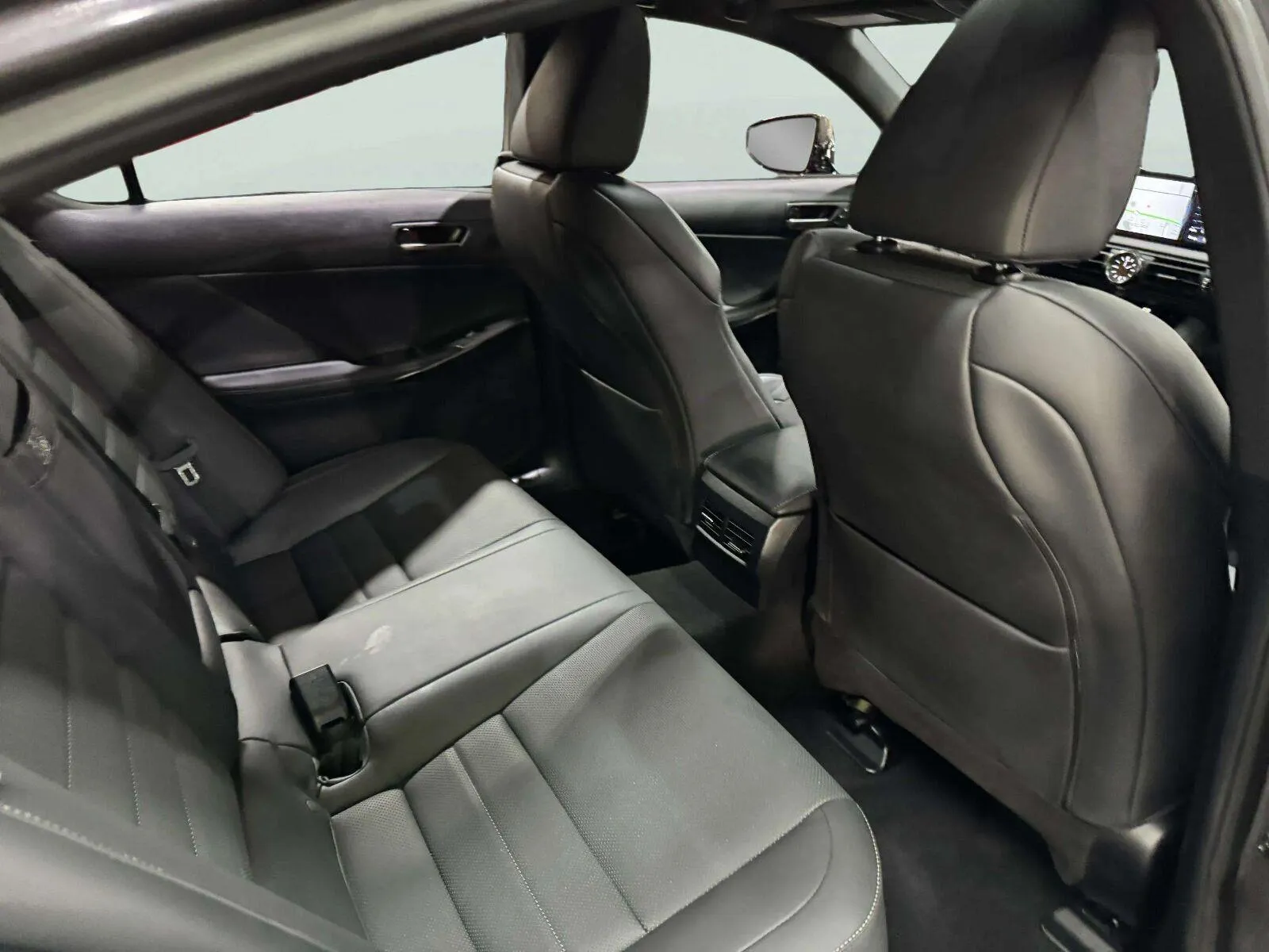 Lexus IS photo 38