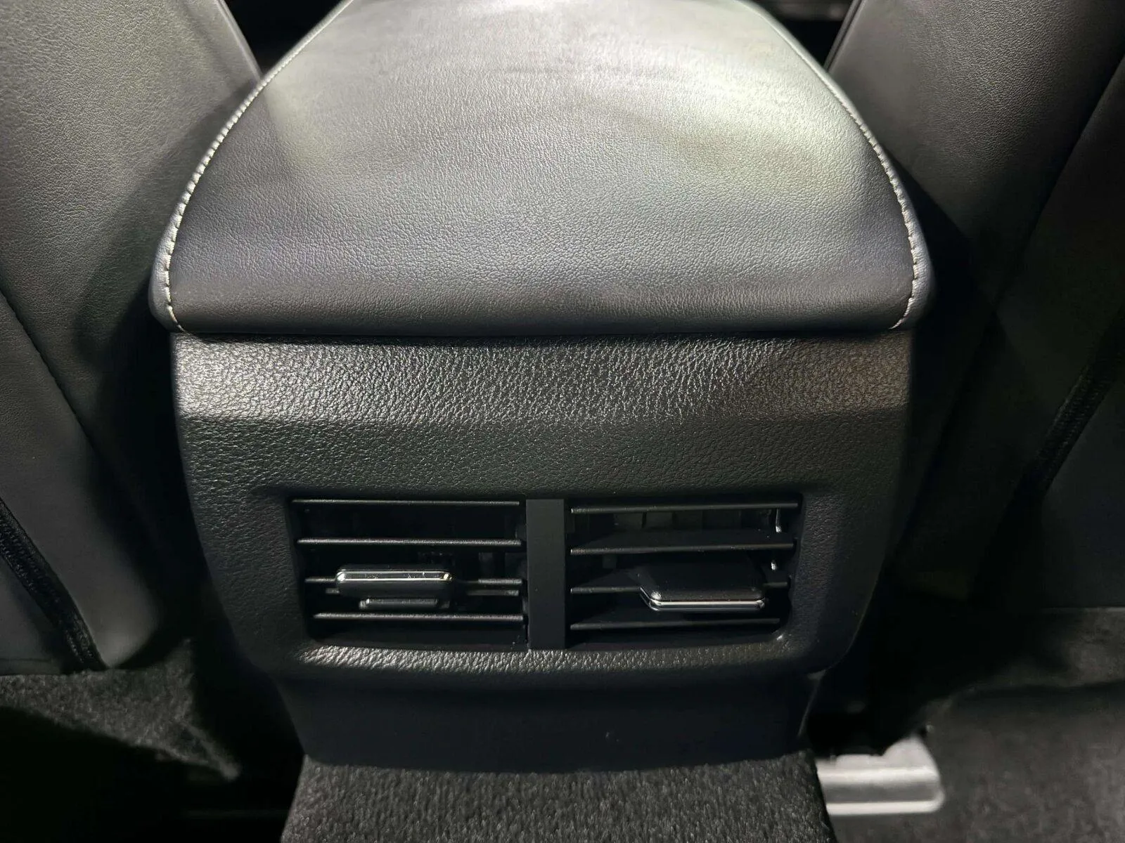 Lexus IS photo 46