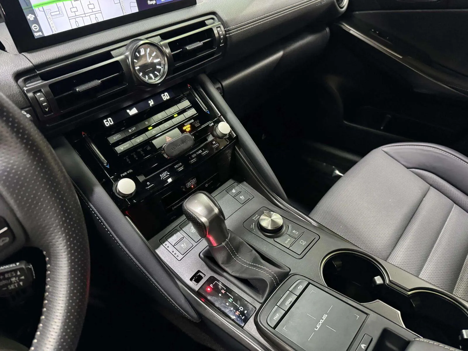 Lexus IS photo 56