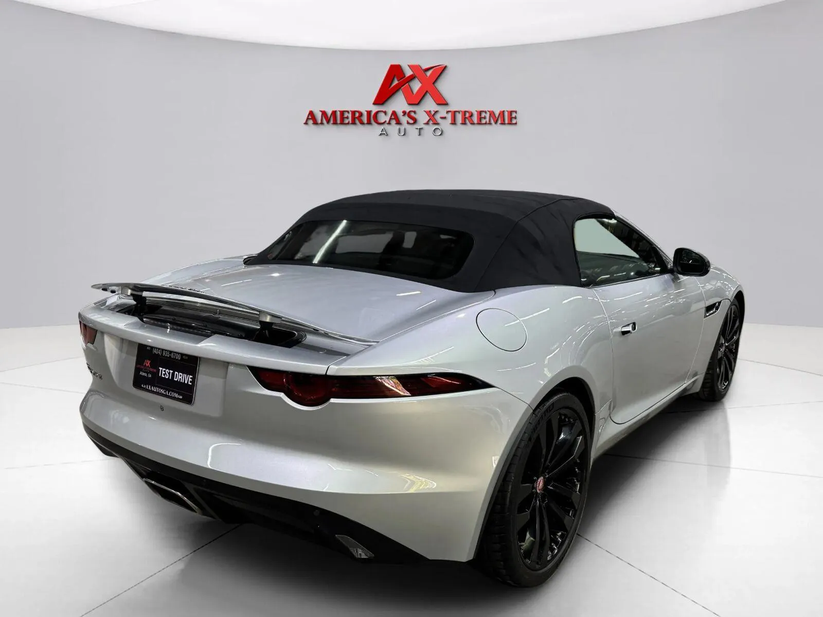 Jaguar F-TYPE photo 7