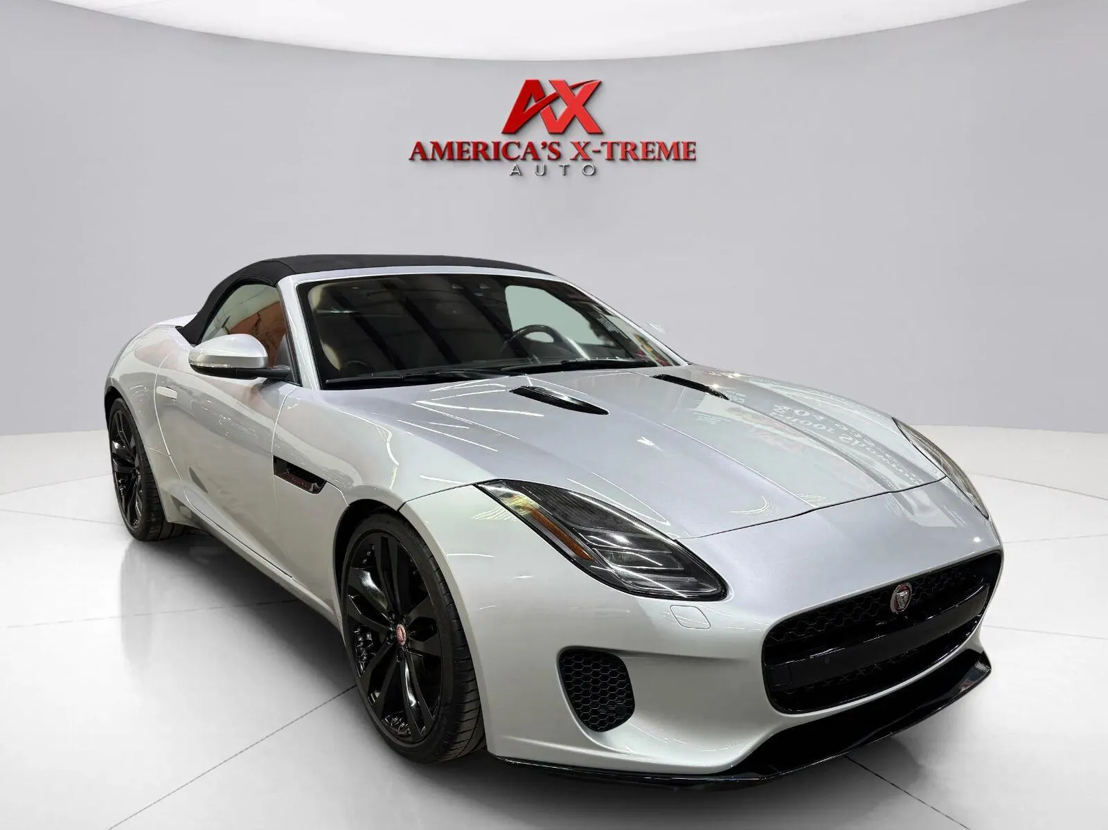 Jaguar F-TYPE photo 9