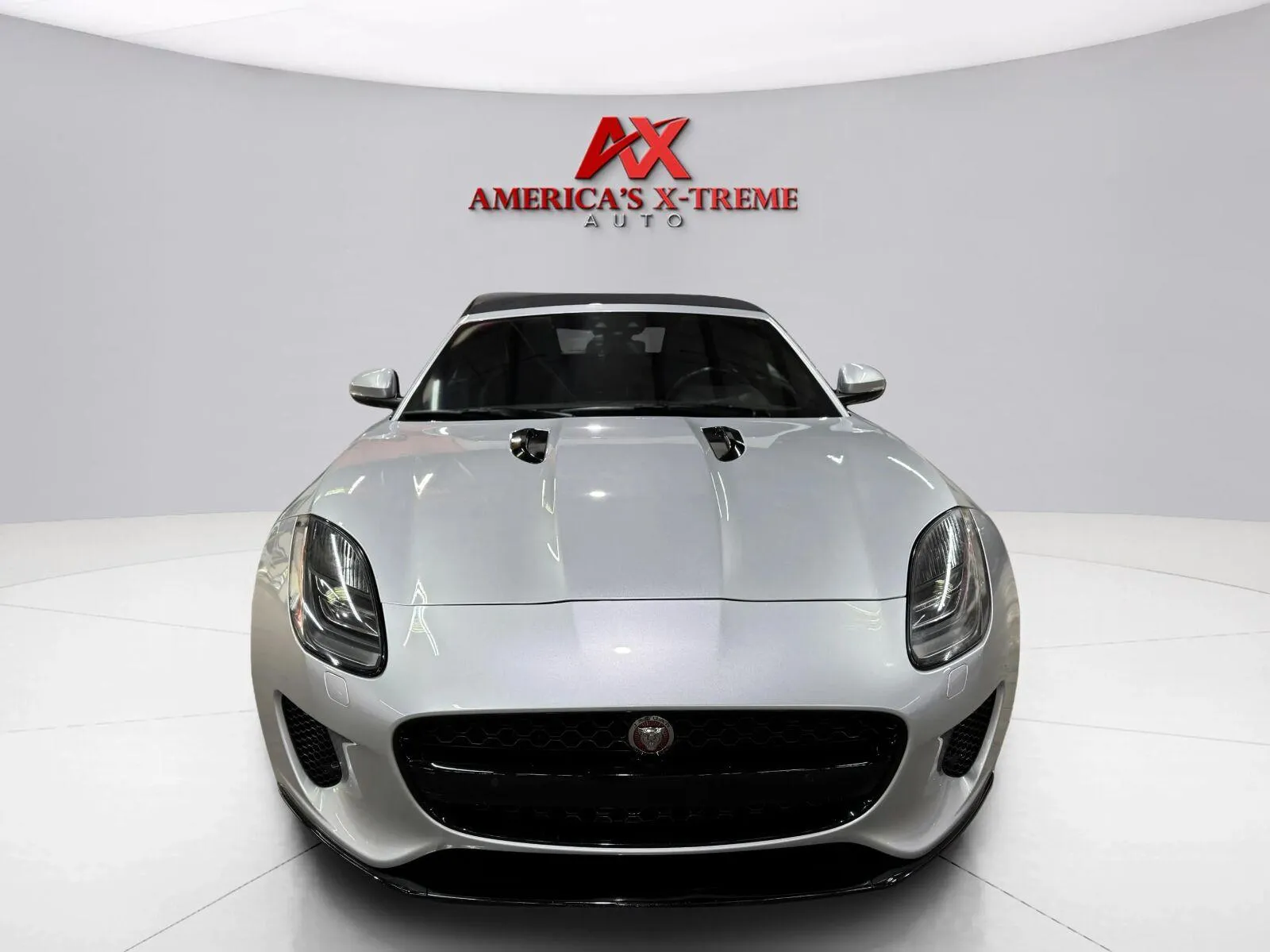 Jaguar F-TYPE photo 10