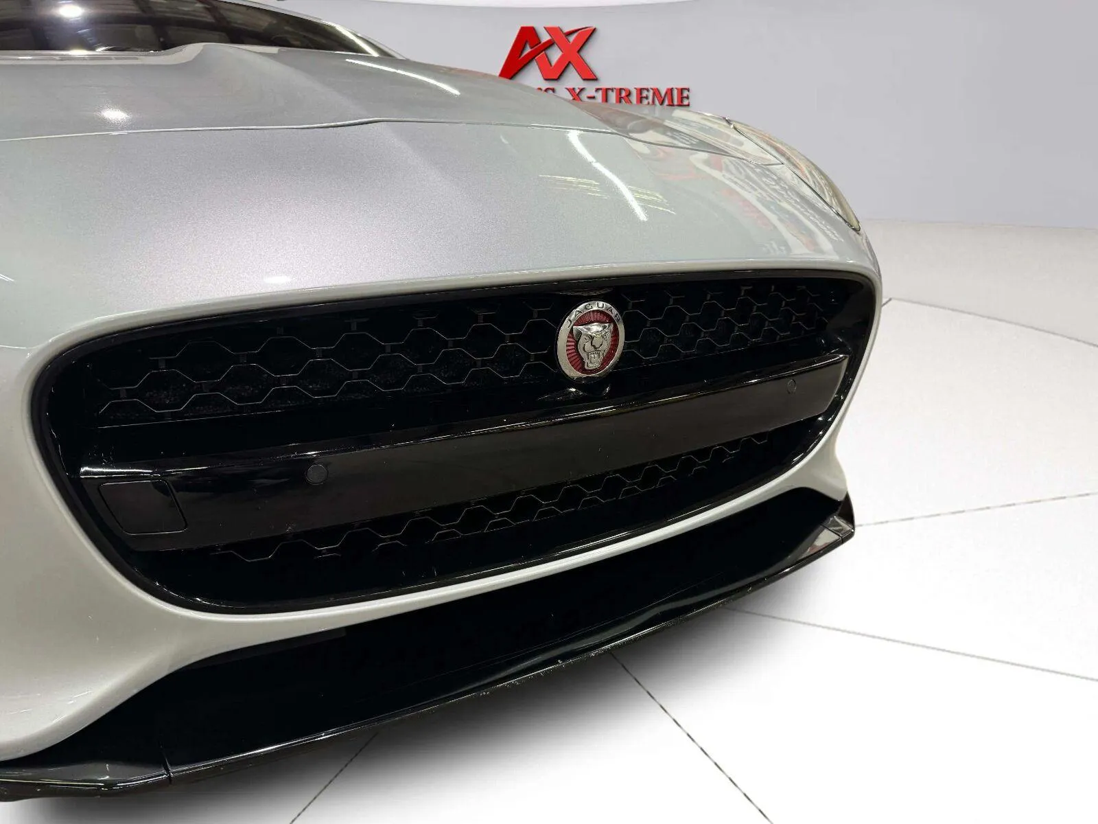 Jaguar F-TYPE photo 11