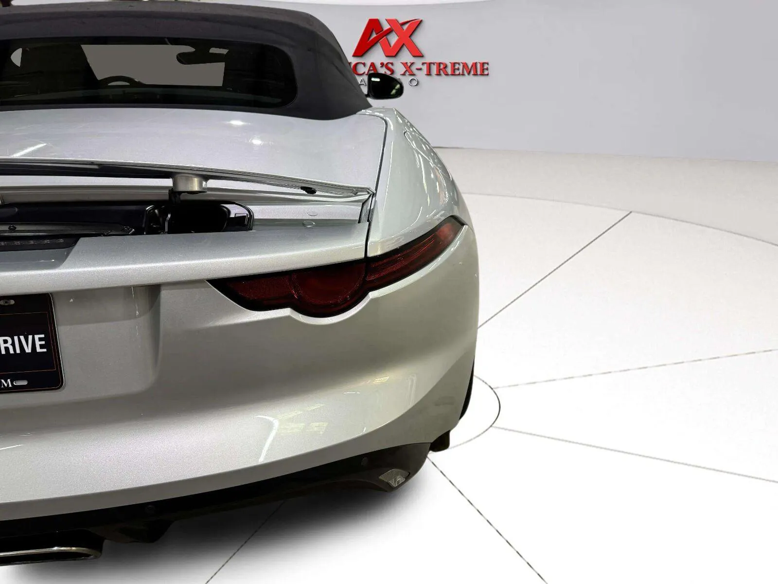 Jaguar F-TYPE photo 15