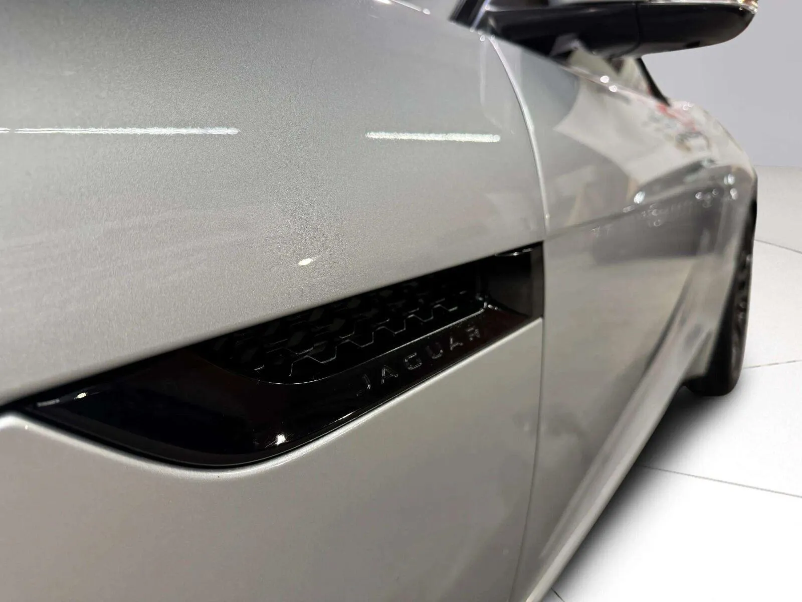 Jaguar F-TYPE photo 19