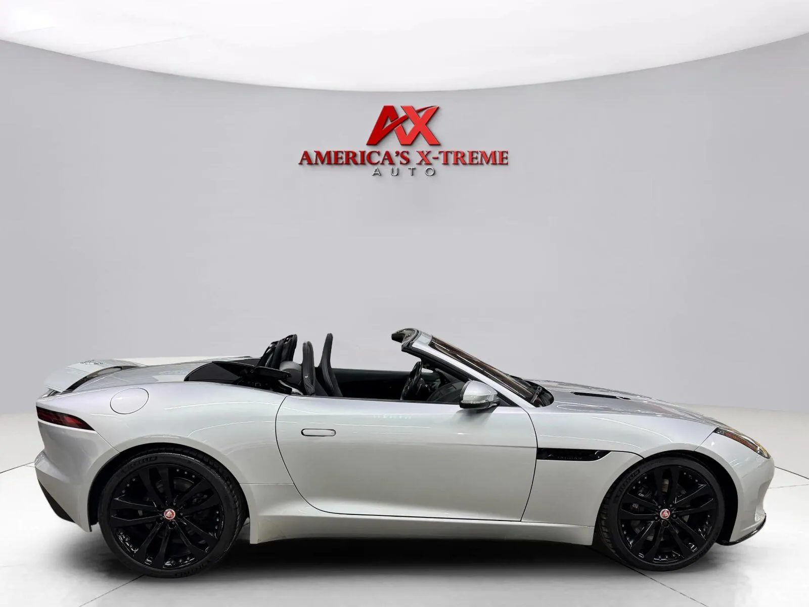 Jaguar F-TYPE photo 29