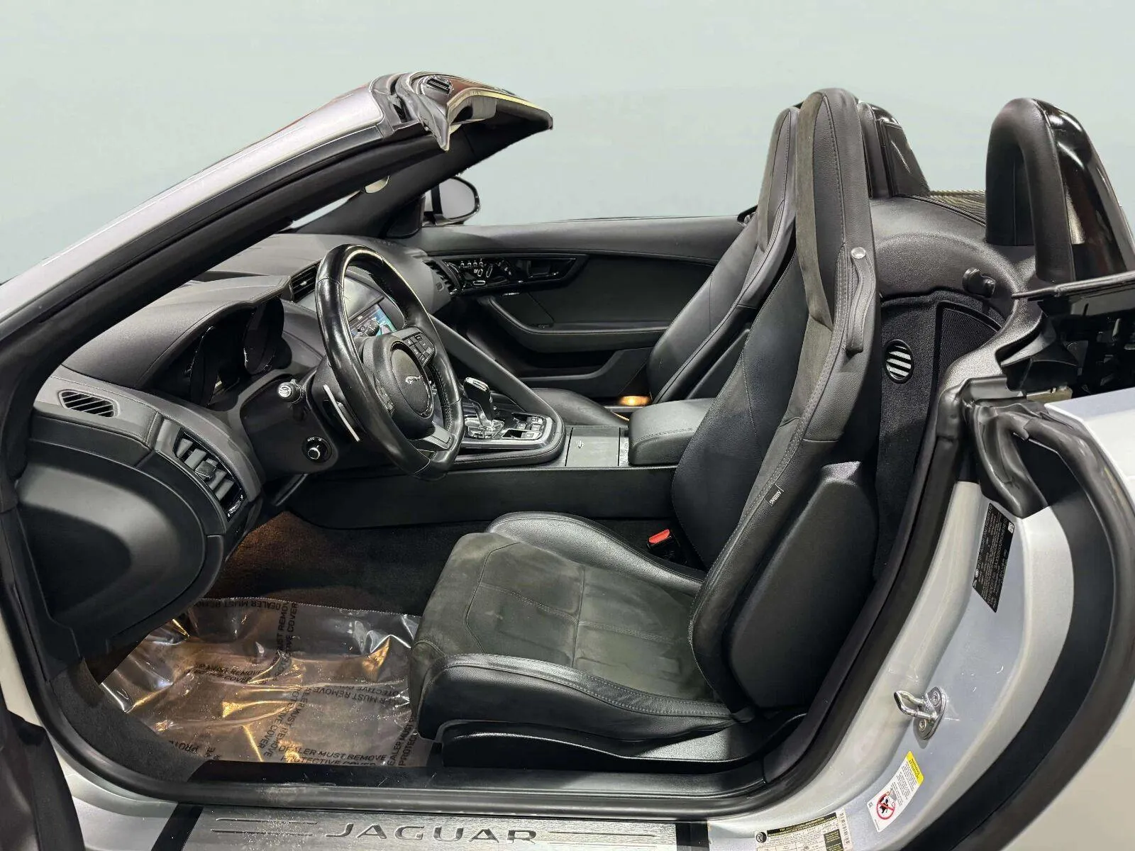 Jaguar F-TYPE photo 32