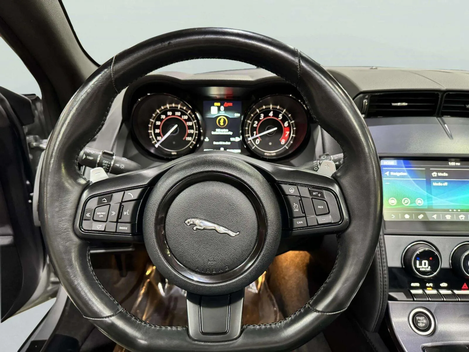 Jaguar F-TYPE photo 40