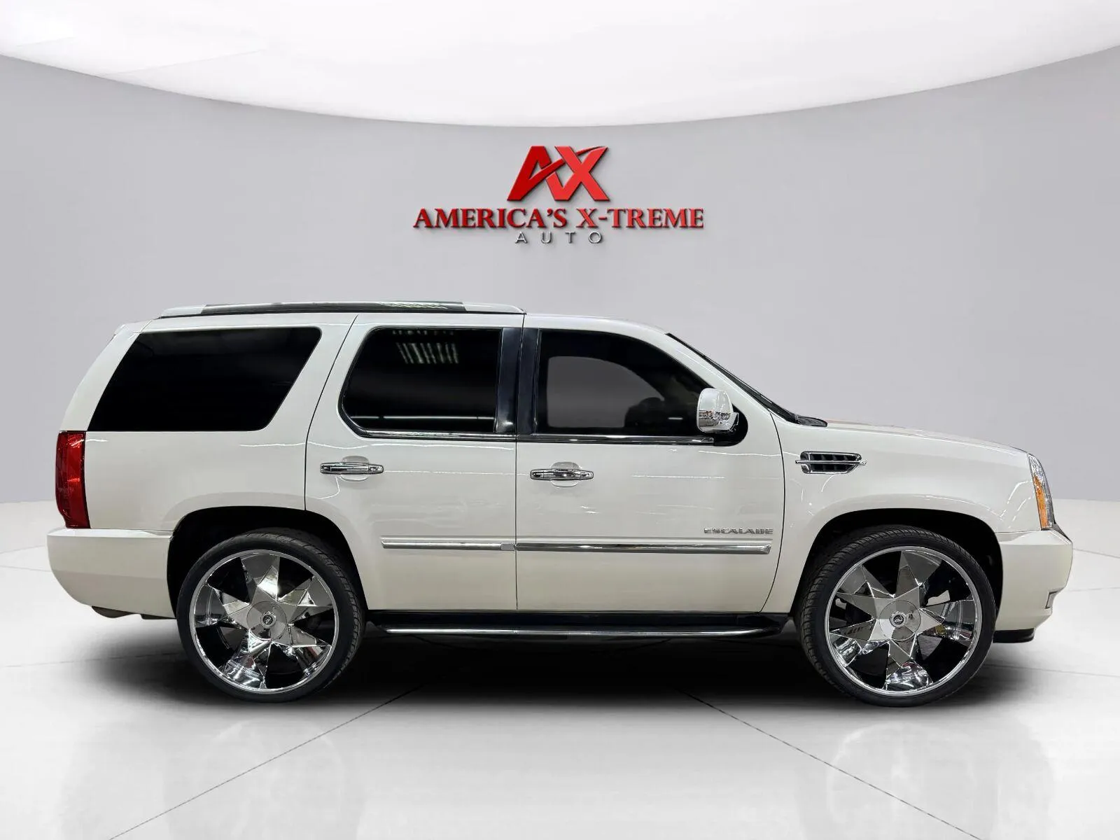 Cadillac Escalade photo 9