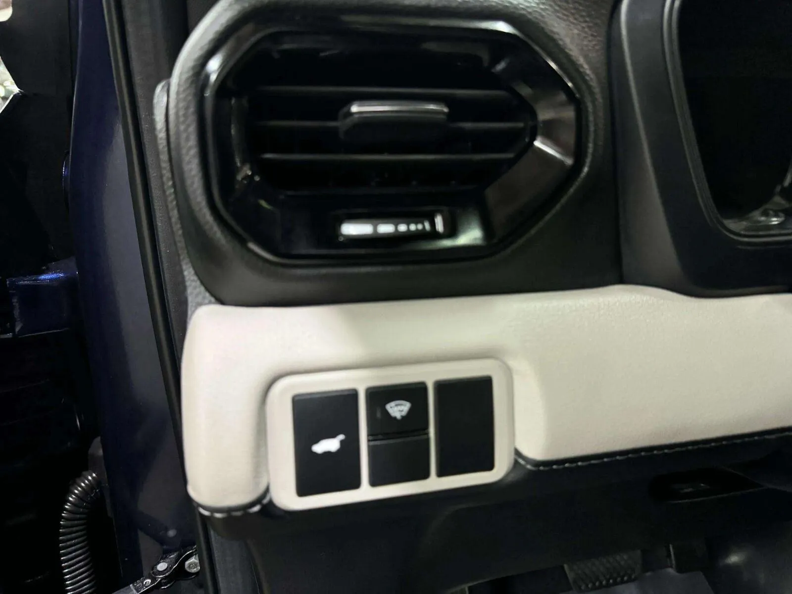 Honda Passport photo 23