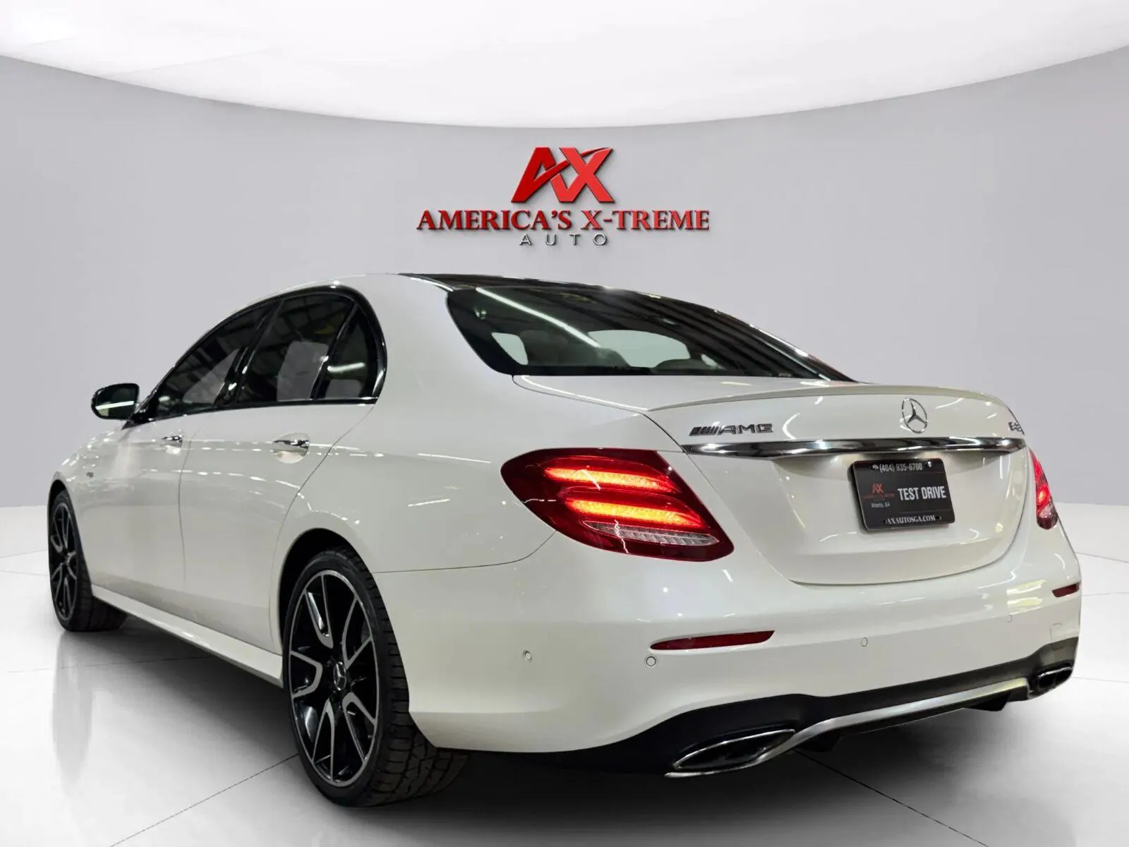 Mercedes-Benz E-Class photo 5