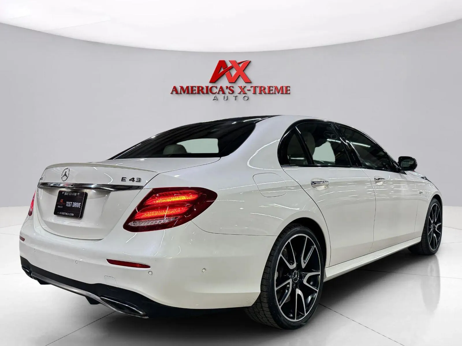 Mercedes-Benz E-Class photo 7