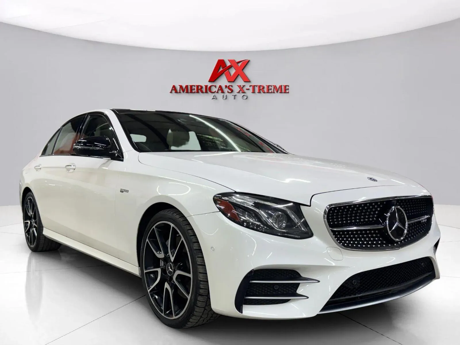 Mercedes-Benz E-Class photo 9