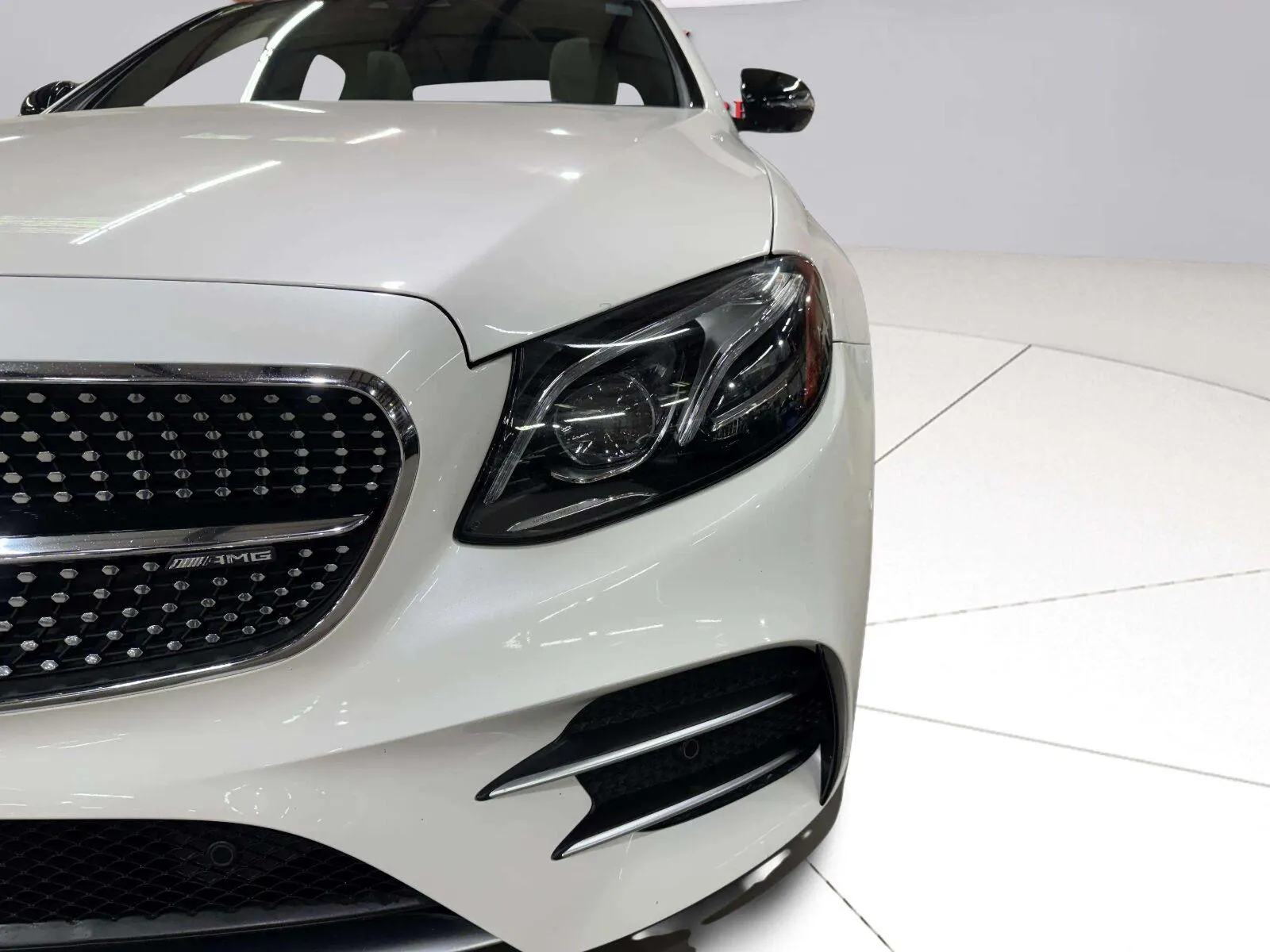 Mercedes-Benz E-Class photo 13