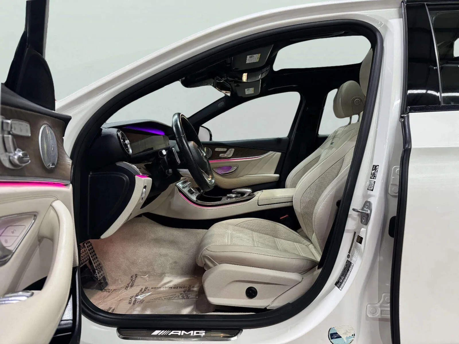 Mercedes-Benz E-Class photo 18