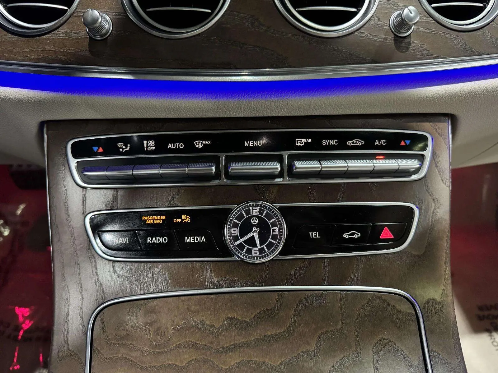 Mercedes-Benz E-Class photo 26
