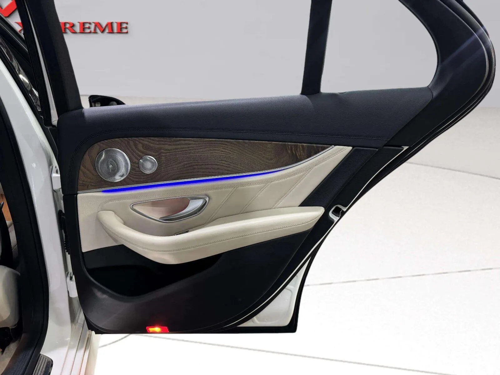 Mercedes-Benz E-Class photo 31