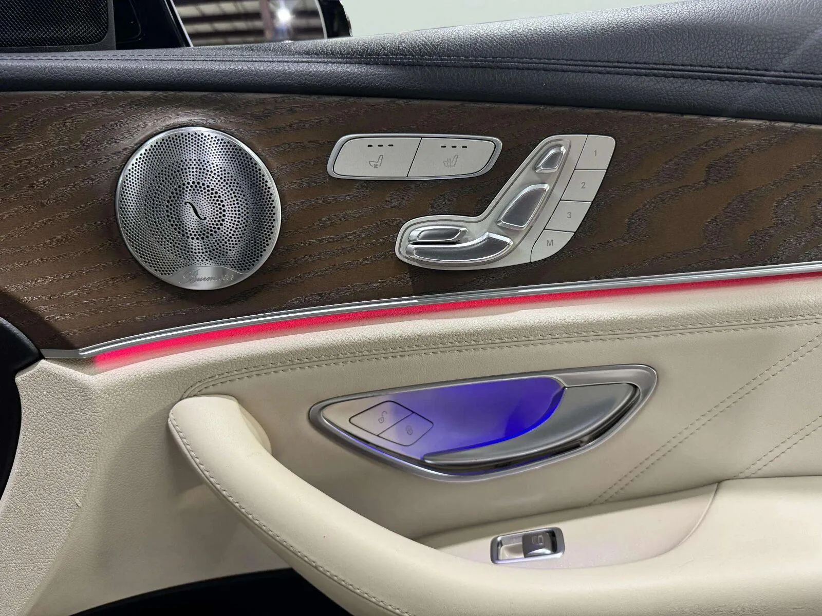 Mercedes-Benz E-Class photo 35