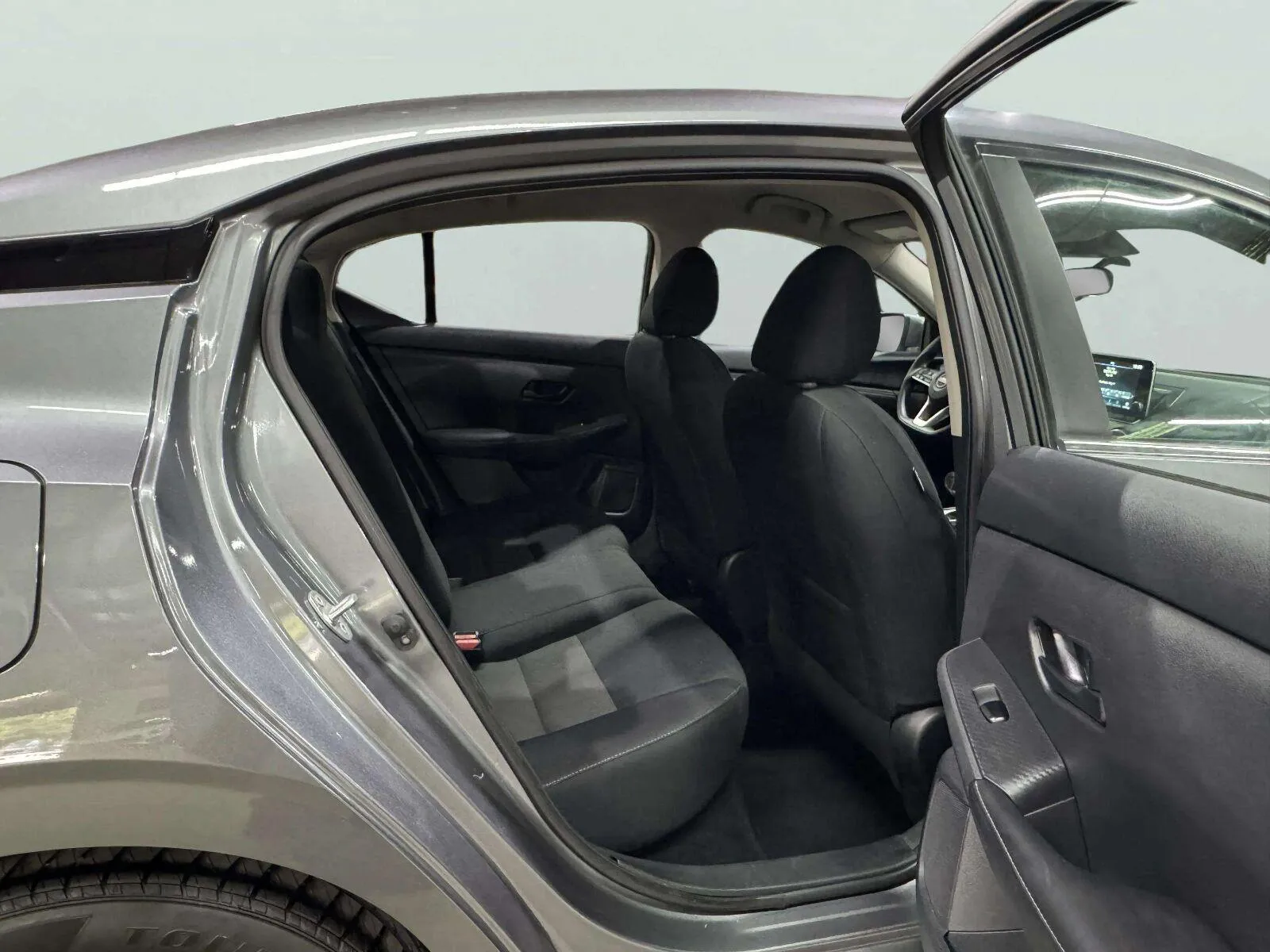 Nissan Sentra photo 35