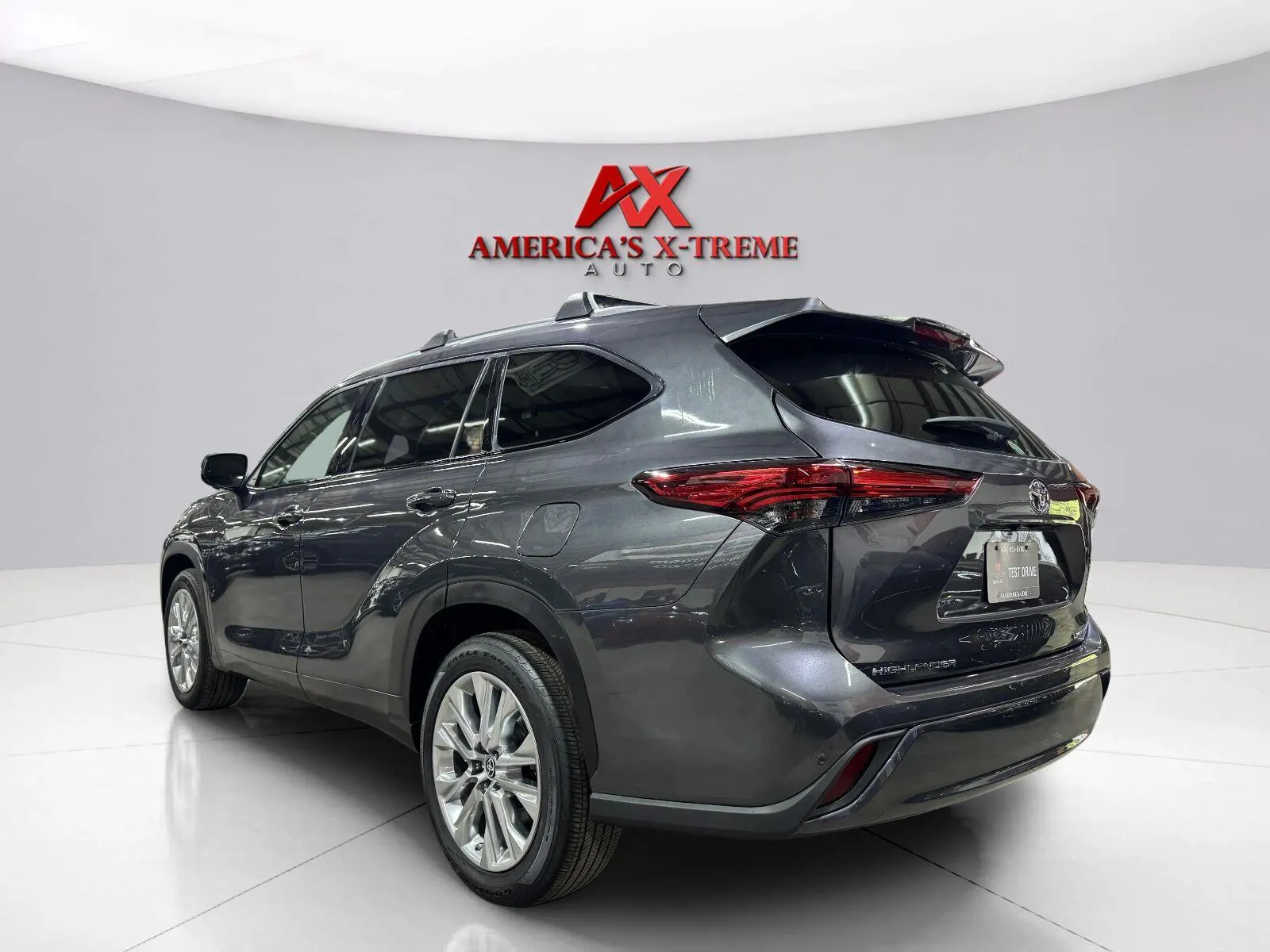 Toyota Highlander photo 6