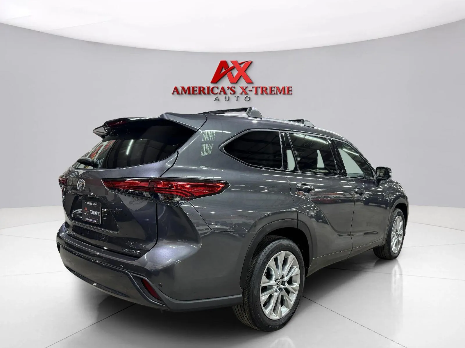Toyota Highlander photo 8