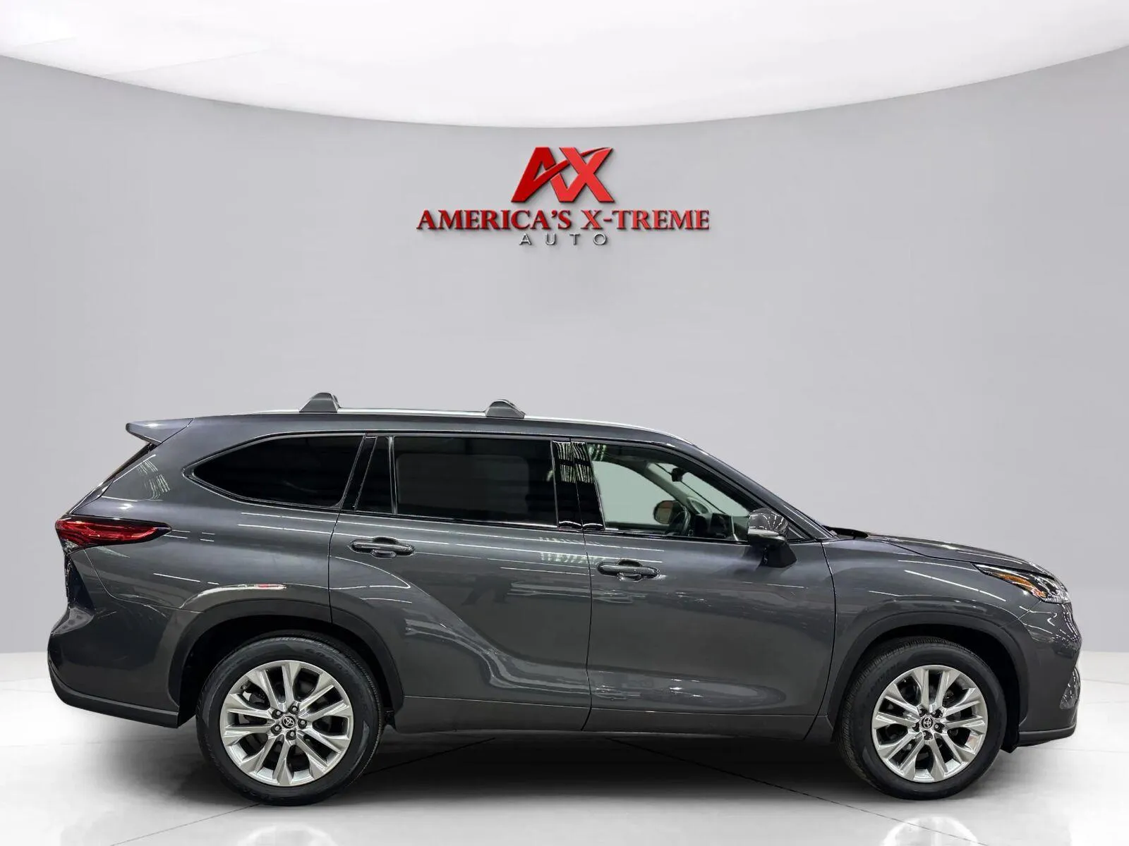 Toyota Highlander photo 9