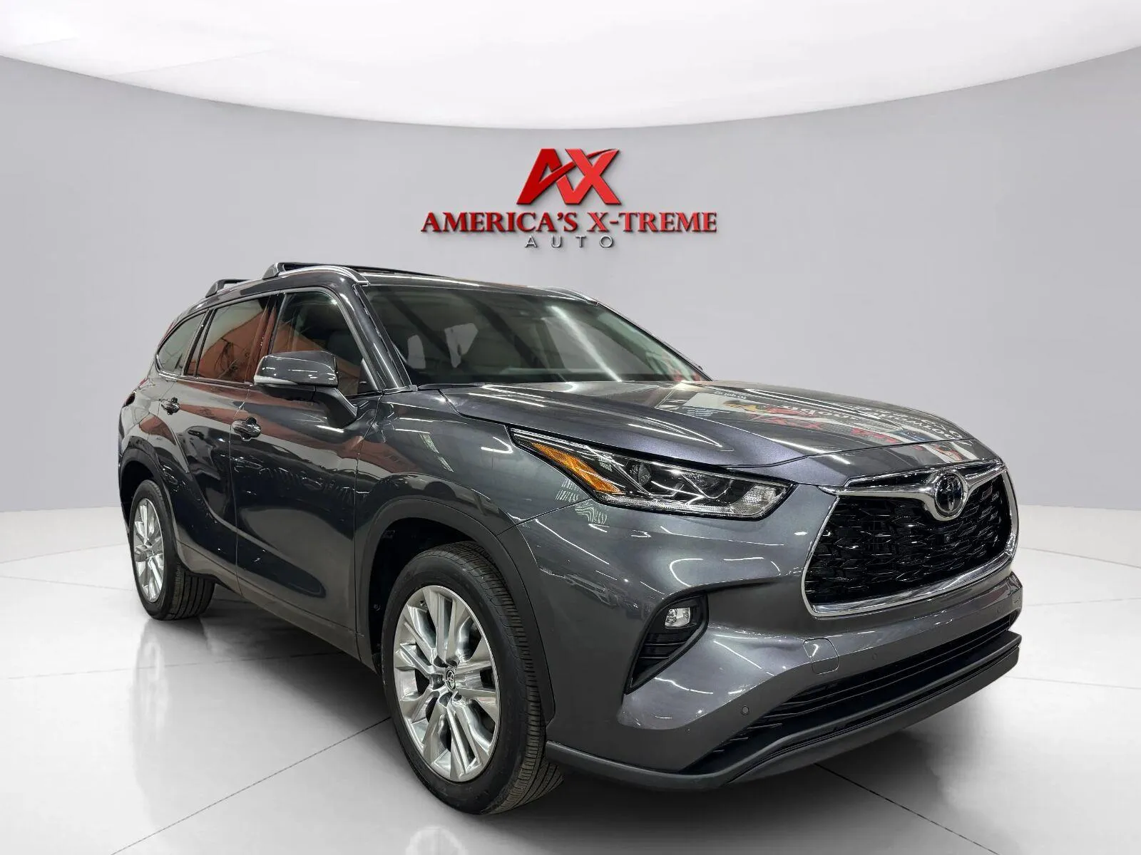 Toyota Highlander photo 10