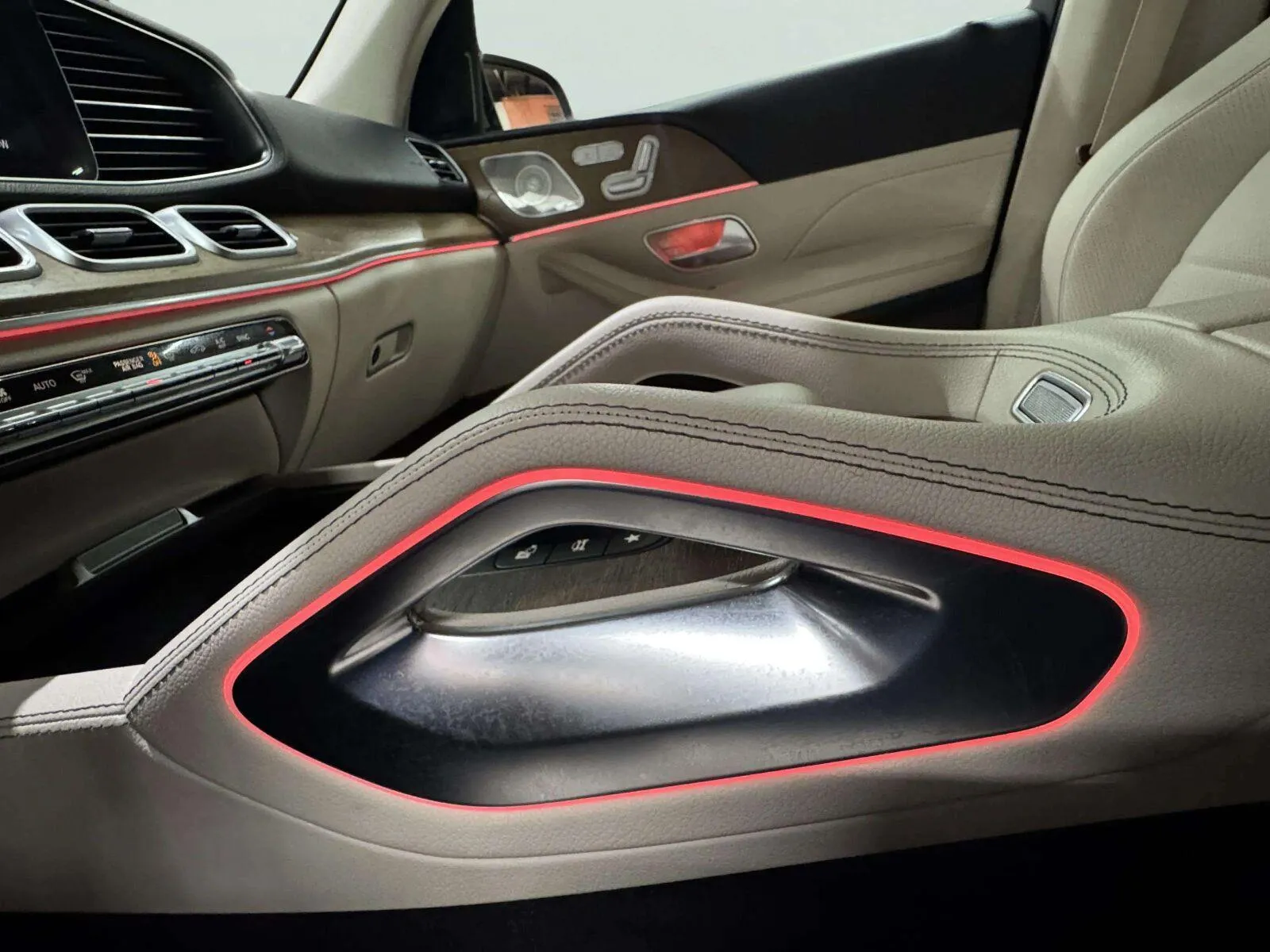 Mercedes-Benz GLE photo 24