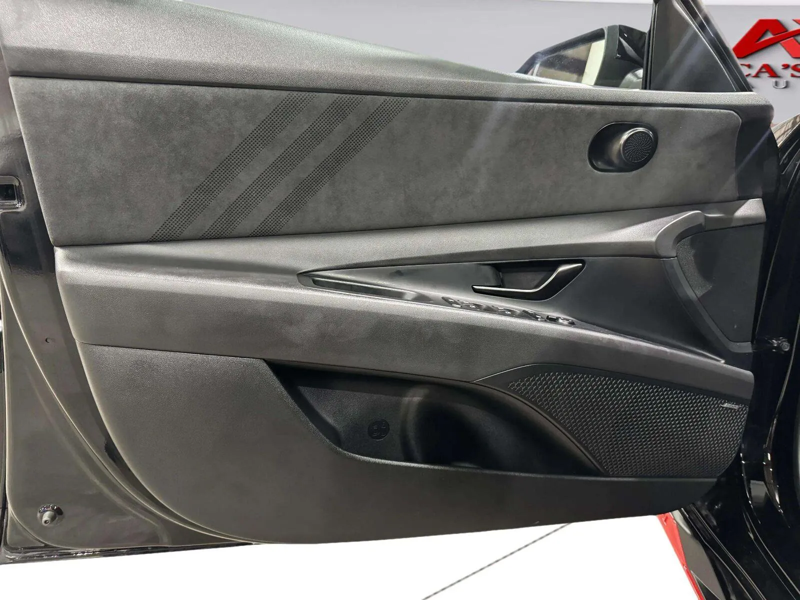 Hyundai Elantra N photo 19