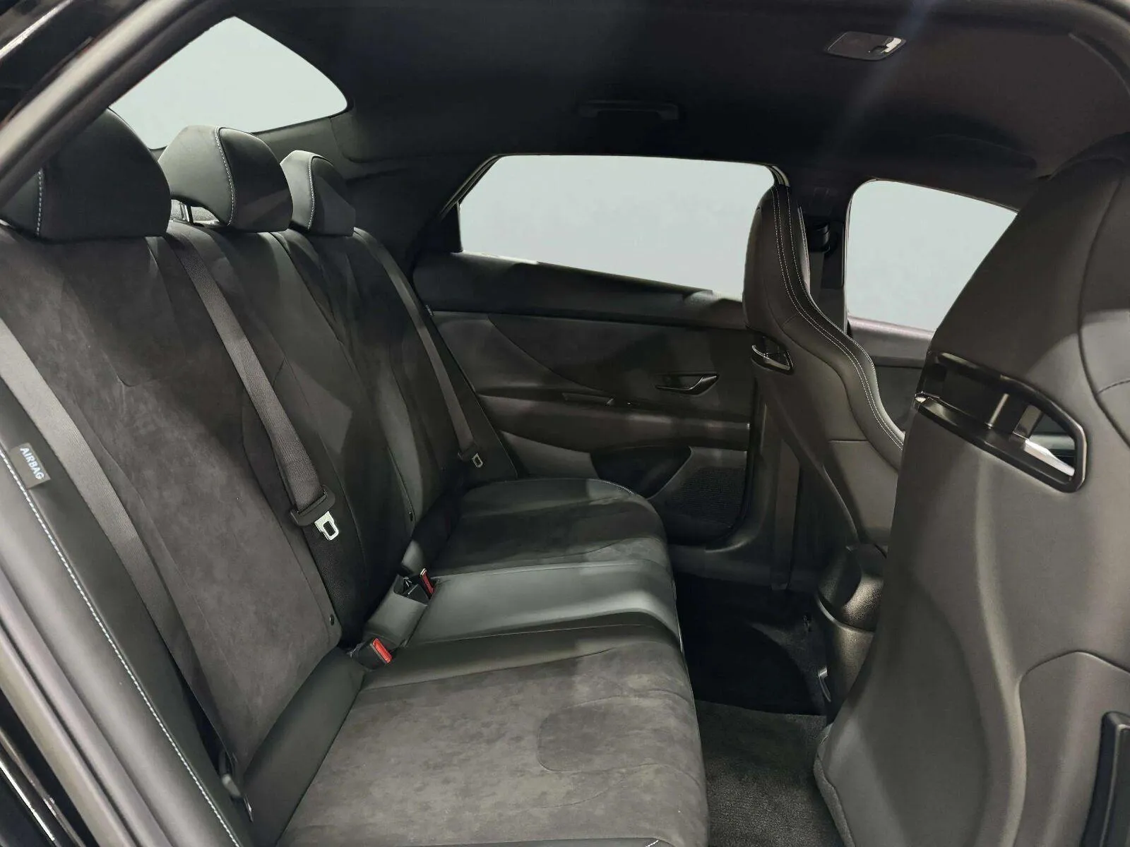 Hyundai Elantra N photo 36