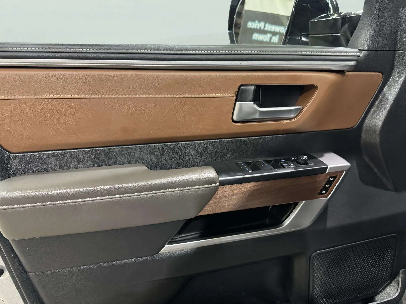 Toyota Tundra photo 19