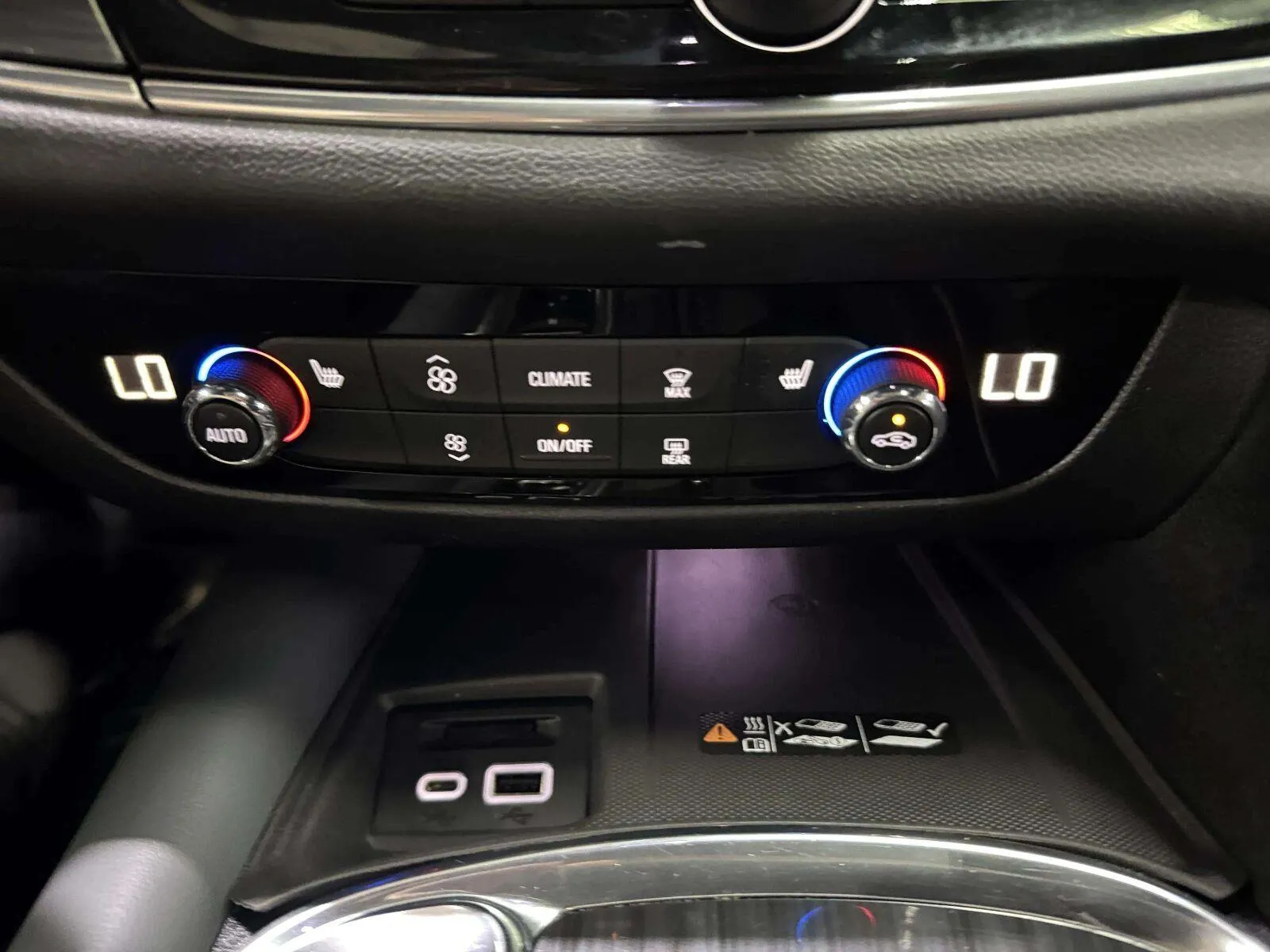 Buick Enclave photo 36