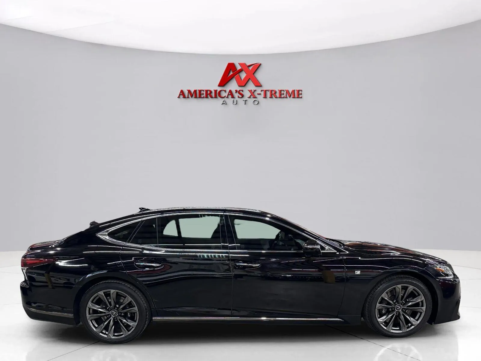 Lexus LS photo 9