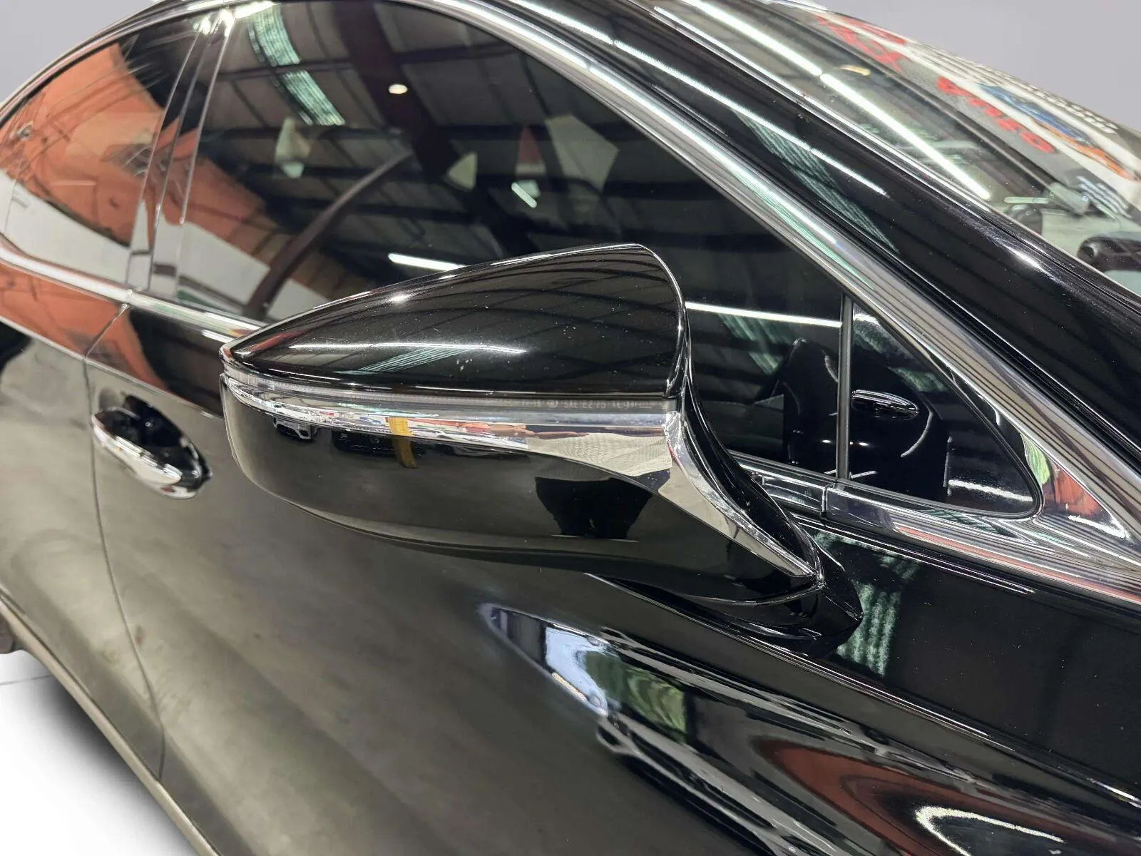 Lexus LS photo 15
