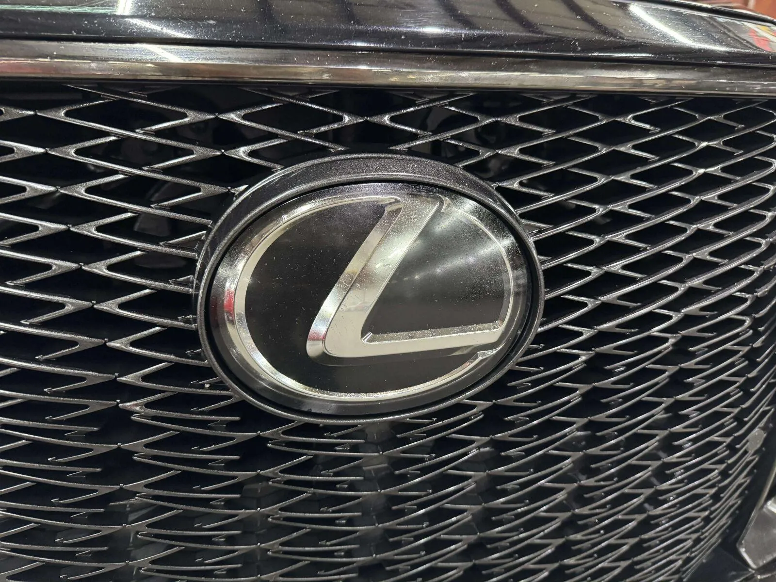 Lexus LS photo 17