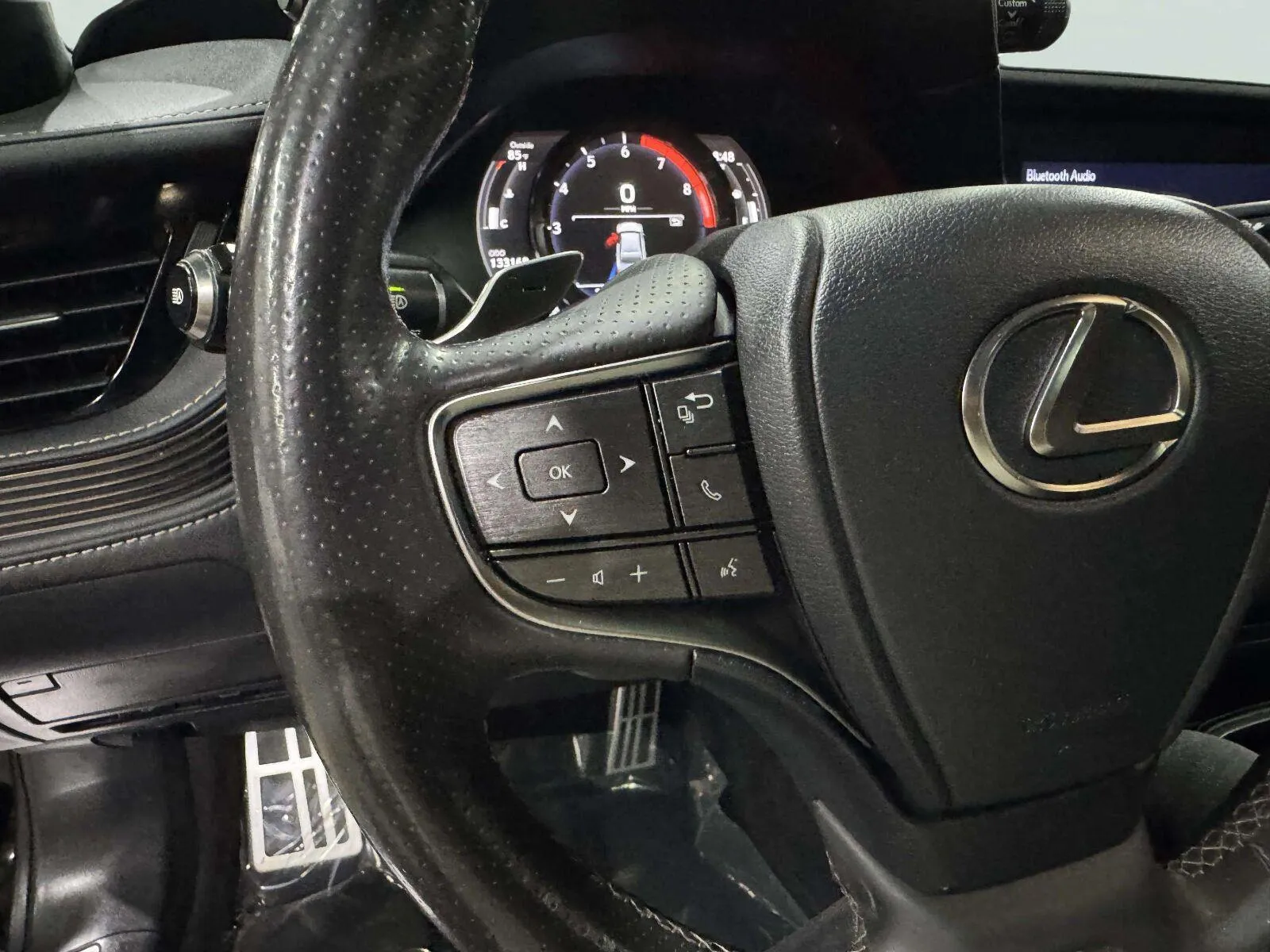 Lexus LS photo 27