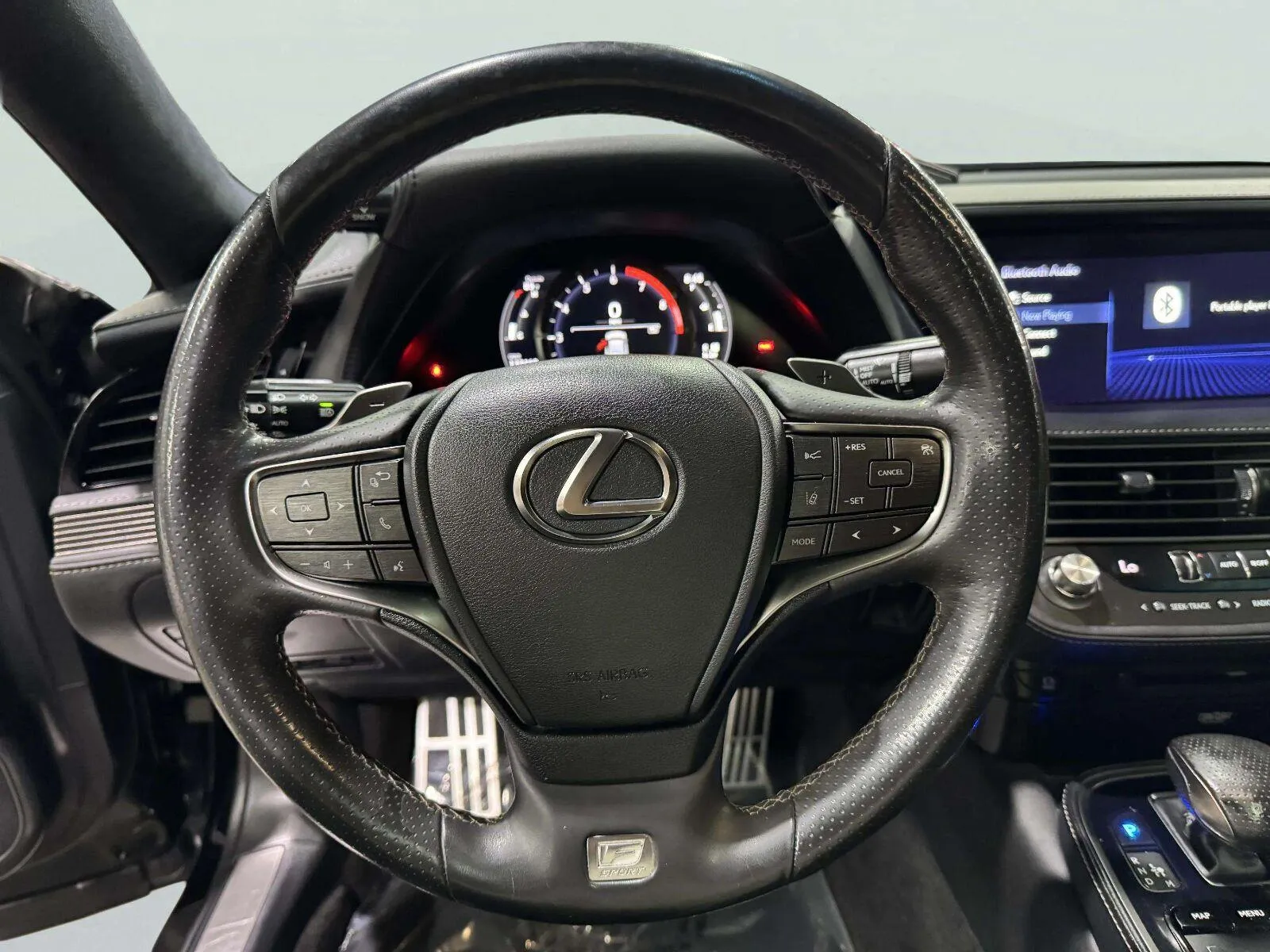 Lexus LS photo 29