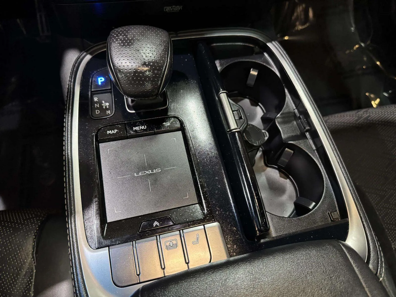 Lexus LS photo 32