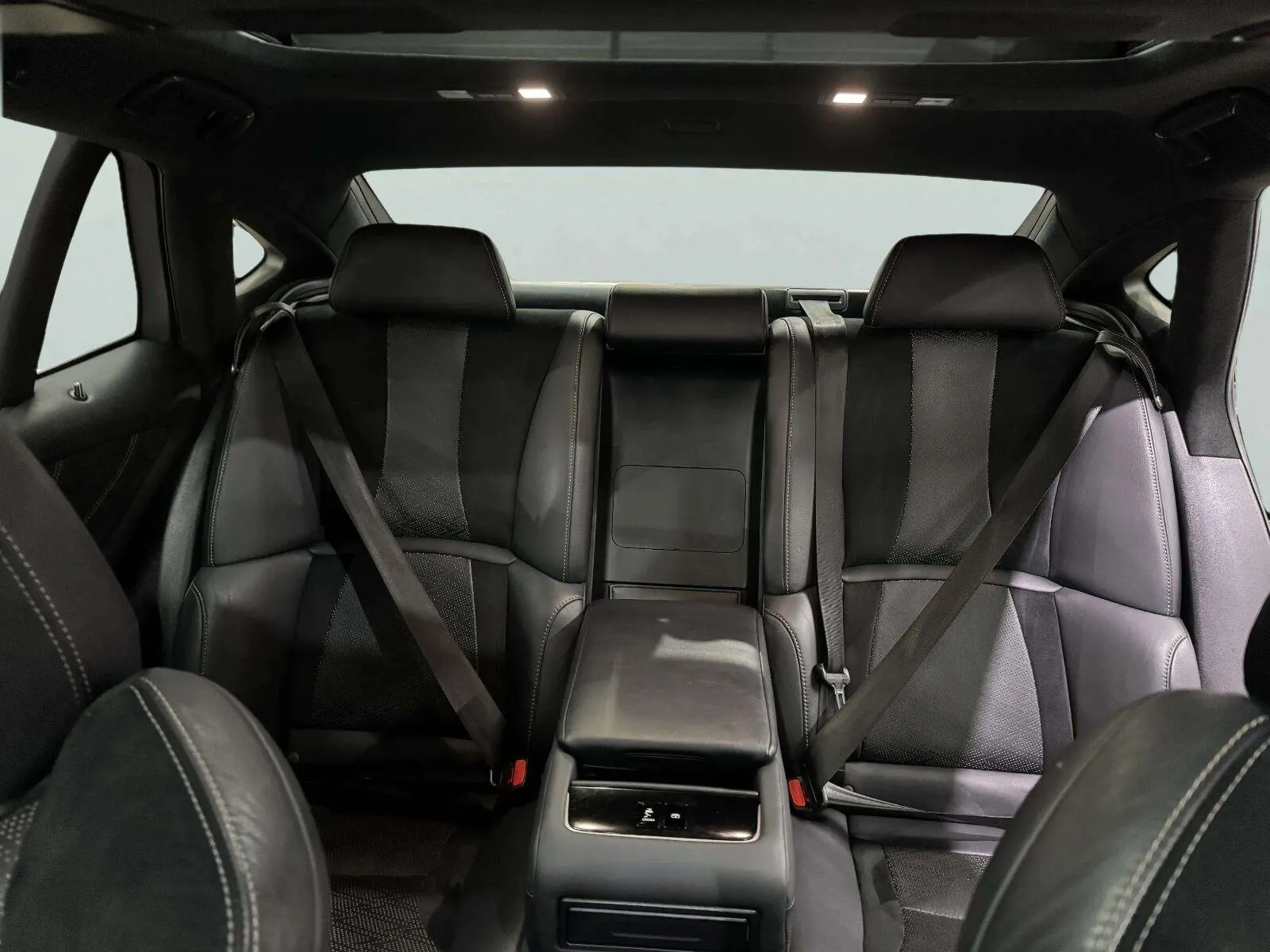 Lexus LS photo 40
