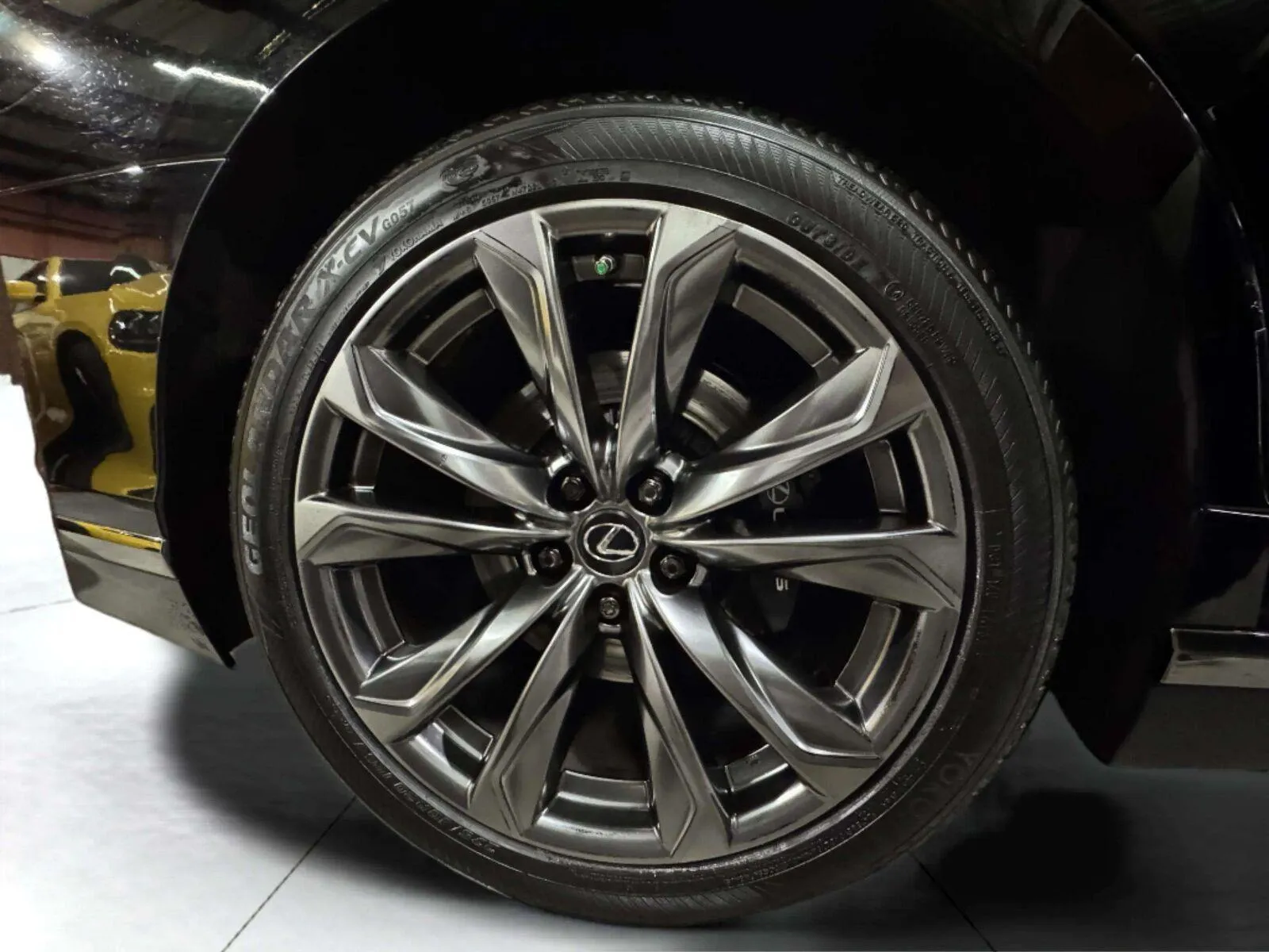 Lexus LS photo 58