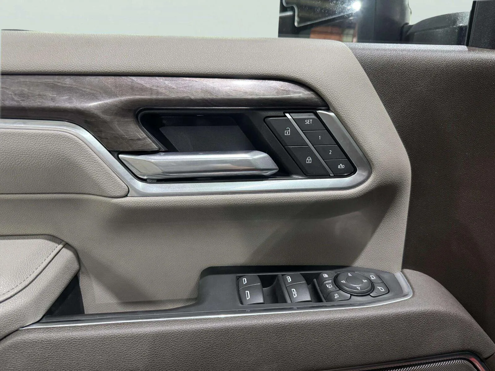 Chevrolet Silverado photo 22