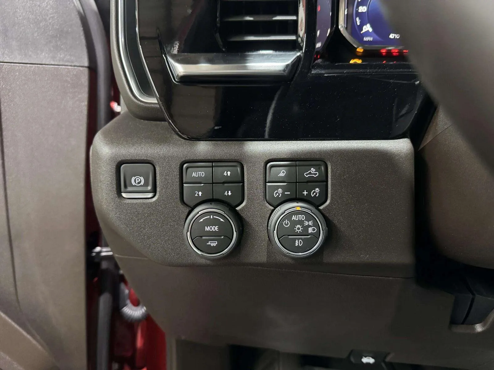 Chevrolet Silverado photo 26
